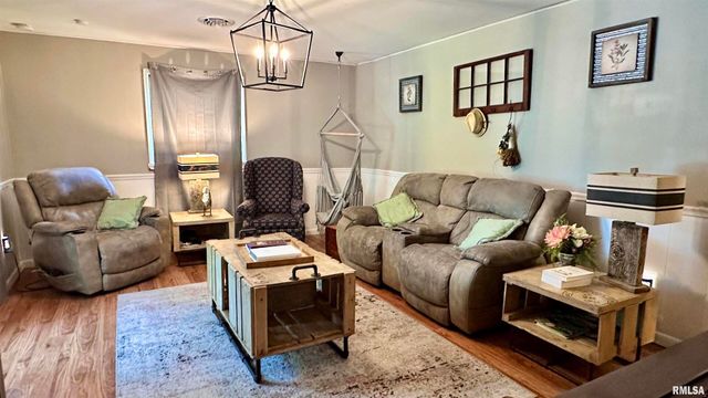 909 NORTH Road, Westfrank, IL 62896