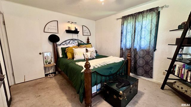 909 NORTH Road, Westfrank, IL 62896