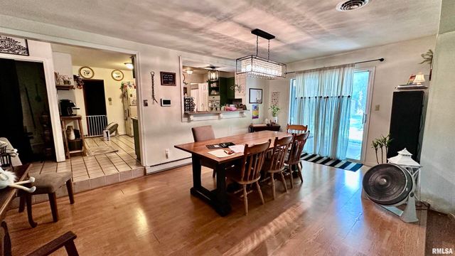 909 NORTH Road, Westfrank, IL 62896