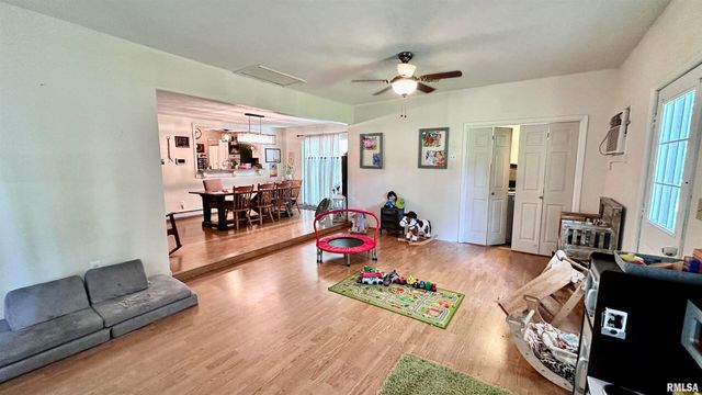 909 NORTH Road, Westfrank, IL 62896