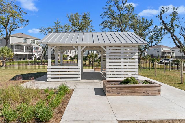 1554 N Lakeshore Drive, Mount Pleasant, SC 29466