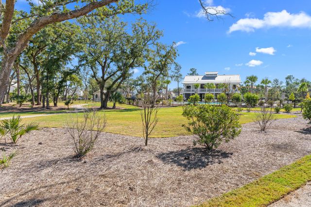 1554 N Lakeshore Drive, Mount Pleasant, SC 29466