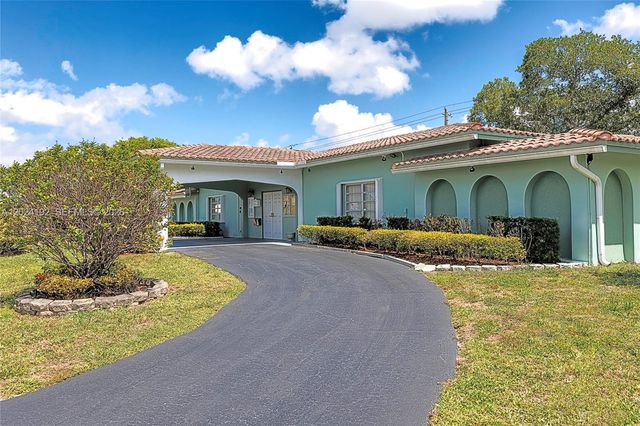 8521 NW 57th Ct, Tamarac, FL 33321