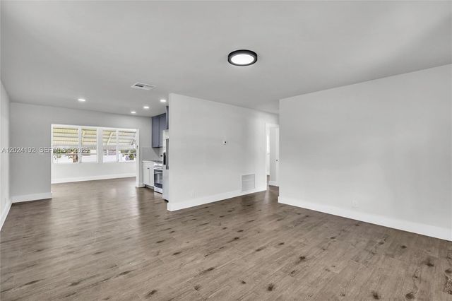8521 NW 57th Ct, Tamarac, FL 33321