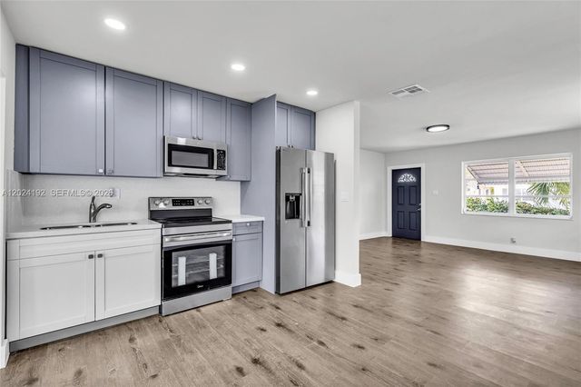 8521 NW 57th Ct, Tamarac, FL 33321
