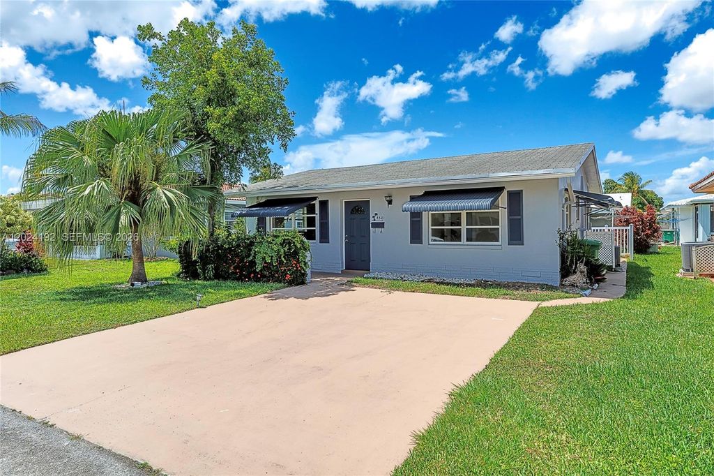 8521 NW 57th Ct, Tamarac, FL 33321