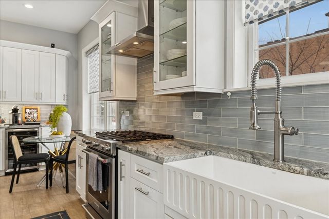 1901 W Armitage Avenue 1E, Chicago, IL 60622