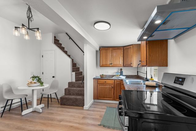 2802 N Standard St, Spokane, WA 99207