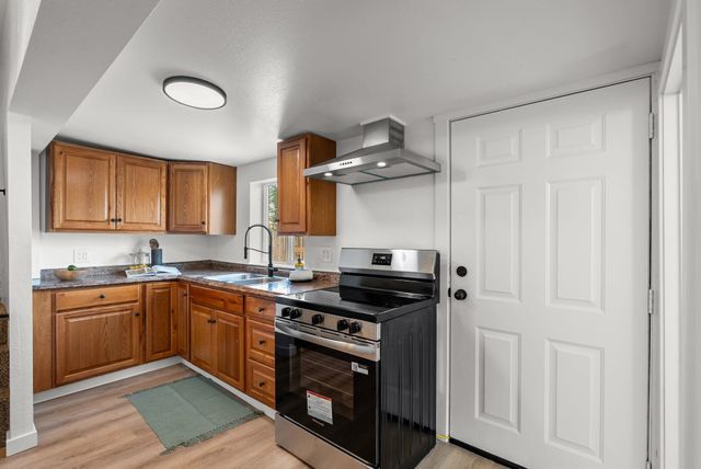 2802 N Standard St, Spokane, WA 99207