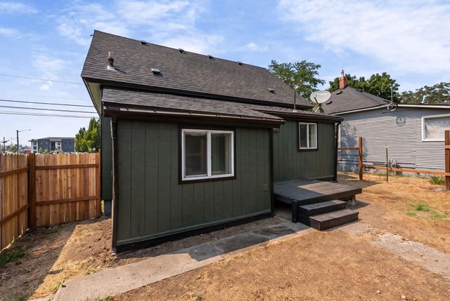 2802 N Standard St, Spokane, WA 99207