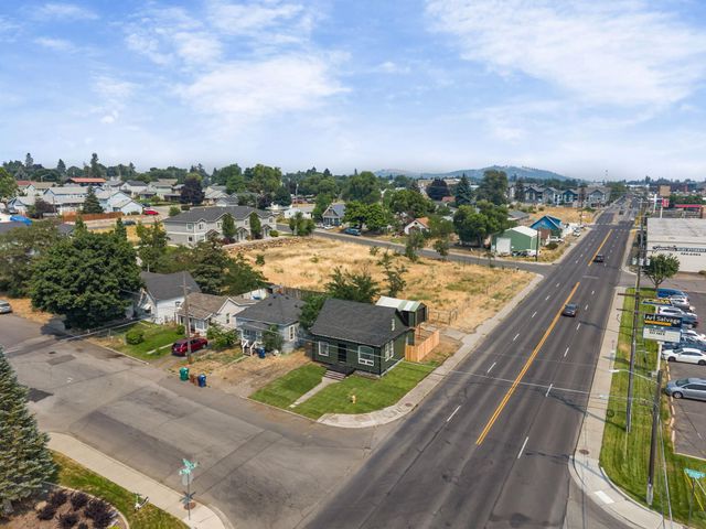 2802 N Standard St, Spokane, WA 99207