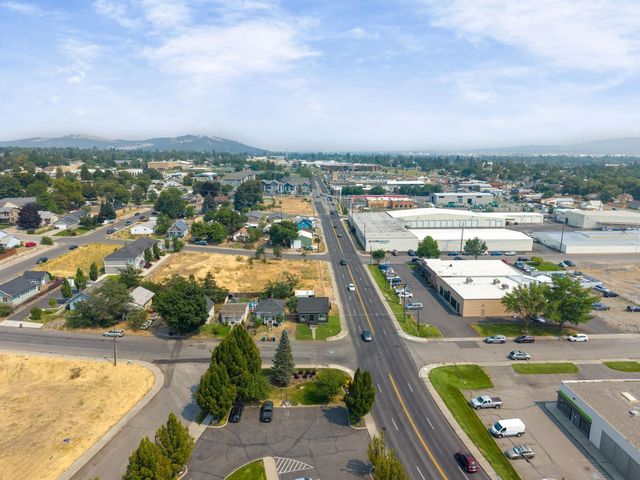 2802 N Standard St, Spokane, WA 99207