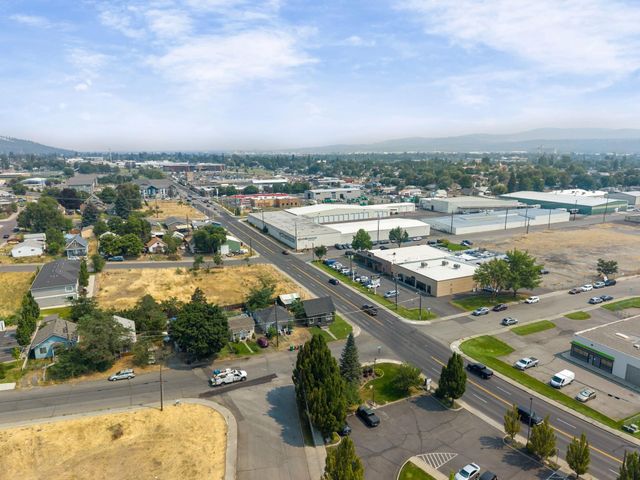 2802 N Standard St, Spokane, WA 99207