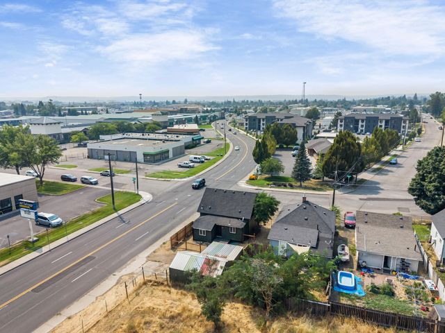 2802 N Standard St, Spokane, WA 99207