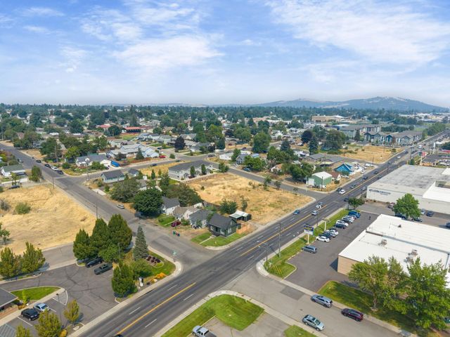 2802 N Standard St, Spokane, WA 99207