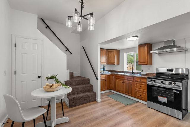 2802 N Standard St, Spokane, WA 99207