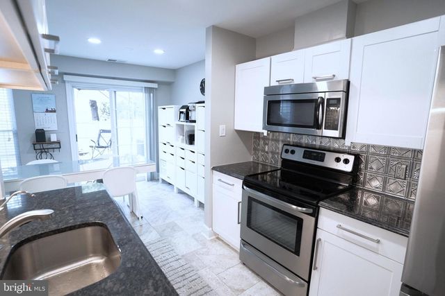 6223 STONEPATH CIR, Centreville, VA 20120