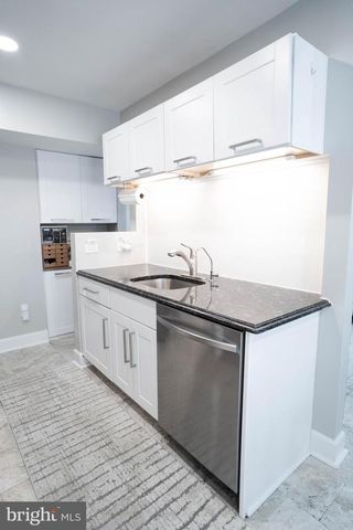 6223 STONEPATH CIR, Centreville, VA 20120