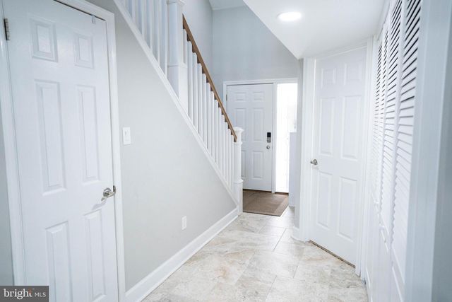 6223 STONEPATH CIR, Centreville, VA 20120