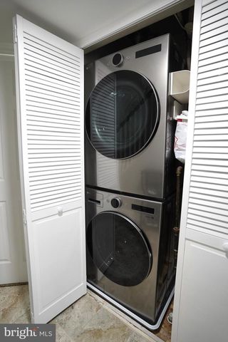 6223 STONEPATH CIR, Centreville, VA 20120