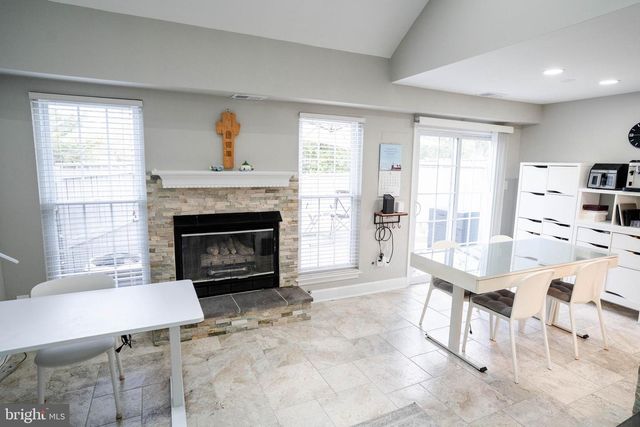 6223 STONEPATH CIR, Centreville, VA 20120