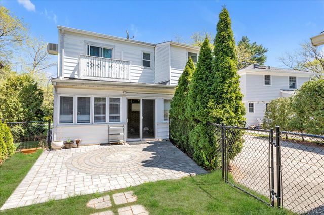 18 Hathaway Drive, Garden City, NY 11530