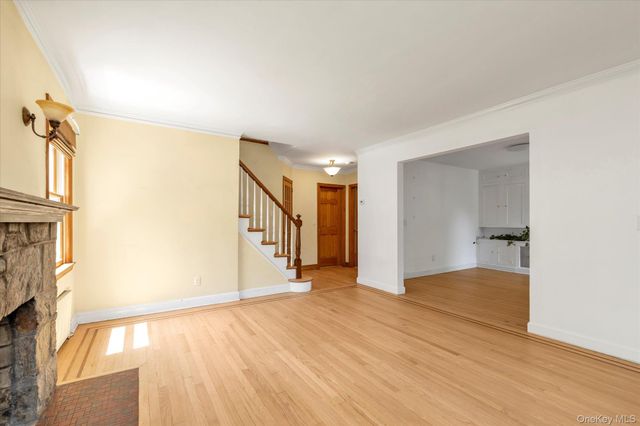 18 Hathaway Drive, Garden City, NY 11530