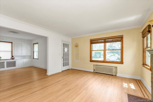 18 Hathaway Drive, Garden City, NY 11530