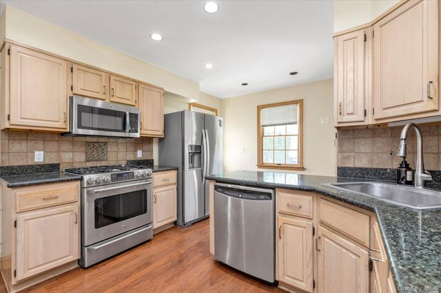 18 Hathaway Drive, Garden City, NY 11530