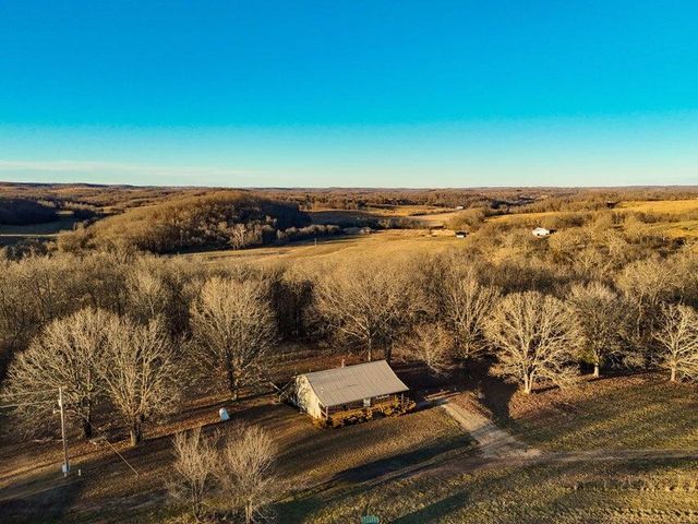 31312 95-146, Norwood, MO 65717