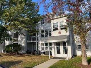 12 Walden Dr 19, Natick, MA 01760