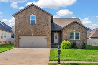 1030 Garner Hills Dr, Clarksville, TN 37042