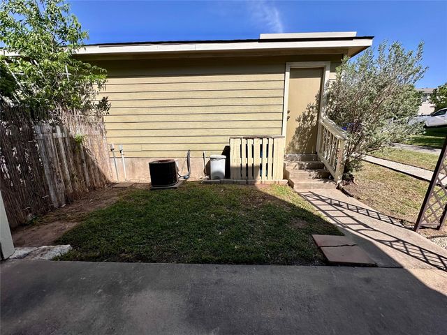 175 A MICHAELIS A, Kyle, TX 78640