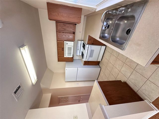 175 A MICHAELIS A, Kyle, TX 78640