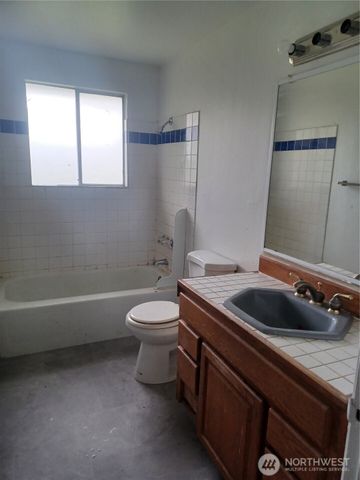 714 Union Avenue, Steilacoom, WA 98388