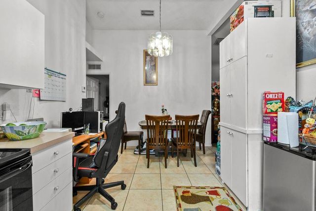 1125 40TH STREET S, St Petersburg, FL 33711