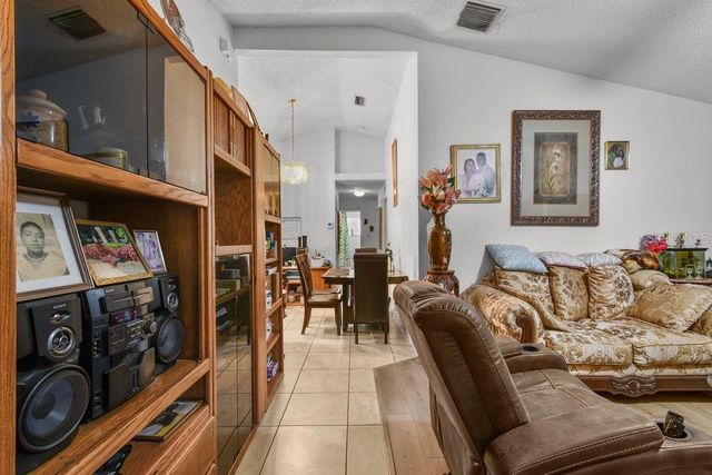 1125 40TH STREET S, St Petersburg, FL 33711