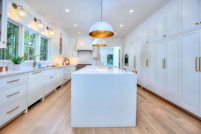 199 Mariomi Road, New Canaan, CT 06840