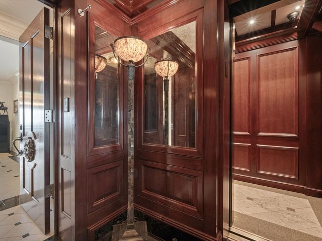 2120 N Lincoln Park West 15, Chicago, IL 60614
