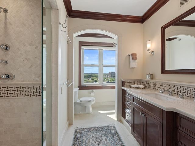 2120 N Lincoln Park West 15, Chicago, IL 60614
