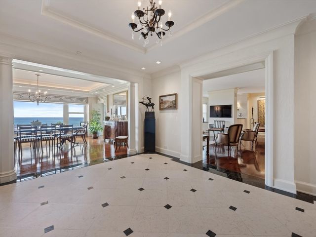 2120 N Lincoln Park West 15, Chicago, IL 60614