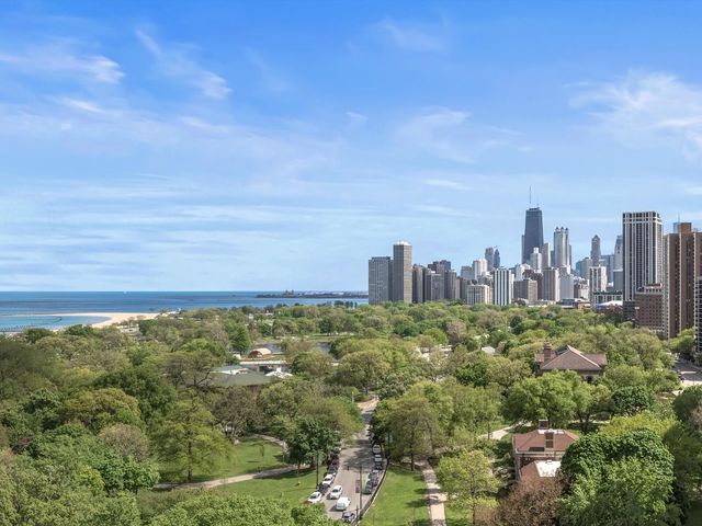 2120 N Lincoln Park West 15, Chicago, IL 60614