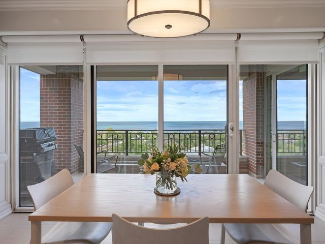 2120 N Lincoln Park West 15, Chicago, IL 60614