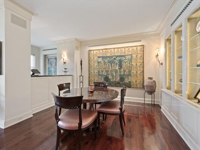 2120 N Lincoln Park West 15, Chicago, IL 60614