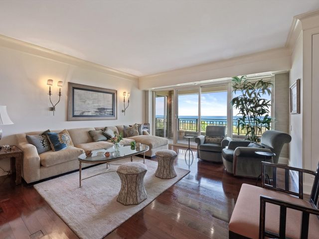 2120 N Lincoln Park West 15, Chicago, IL 60614