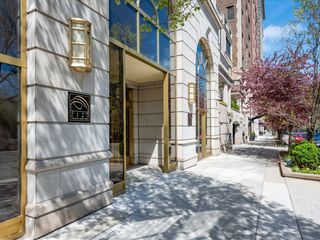 2120 N Lincoln Park West 15, Chicago, IL 60614