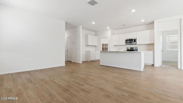 18357 W BUCKSKIN Trail, Wittmann, AZ 85361