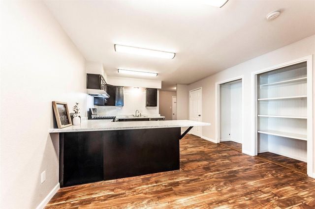 123 S Carroll Street, La Porte, TX 77571