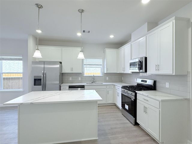 10260 Badger Run Ln, Magnolia, TX 77354