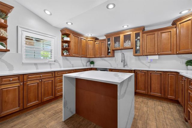 8718 PALISADES DRIVE, Tampa, FL 33615